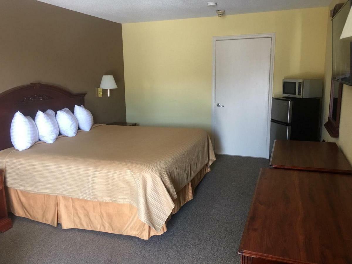 Loyalty Inn Hawkinsville Exterior photo