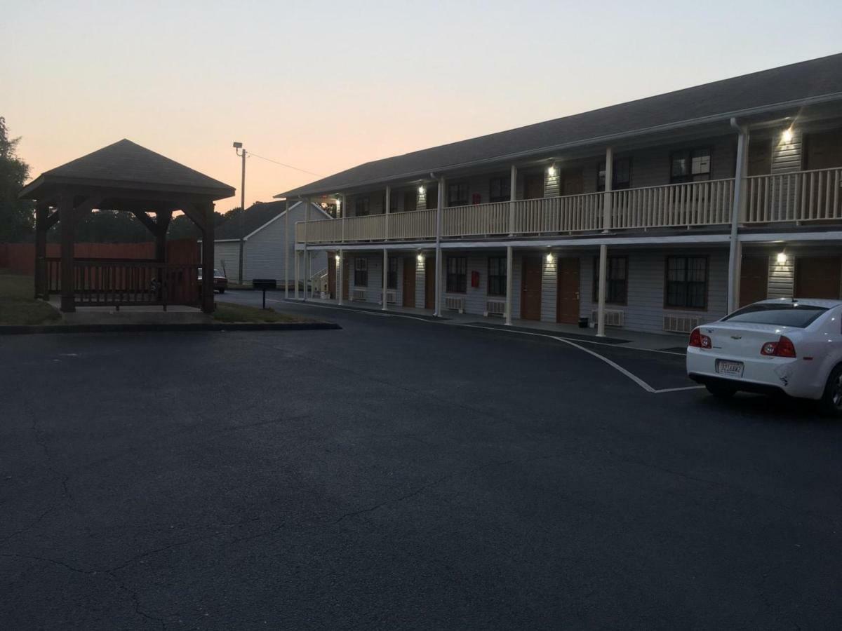 Loyalty Inn Hawkinsville Exterior photo